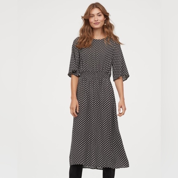 H&M Dresses & Skirts - H&M Calf Length Black and White Patterned Dress with Elastic Waist